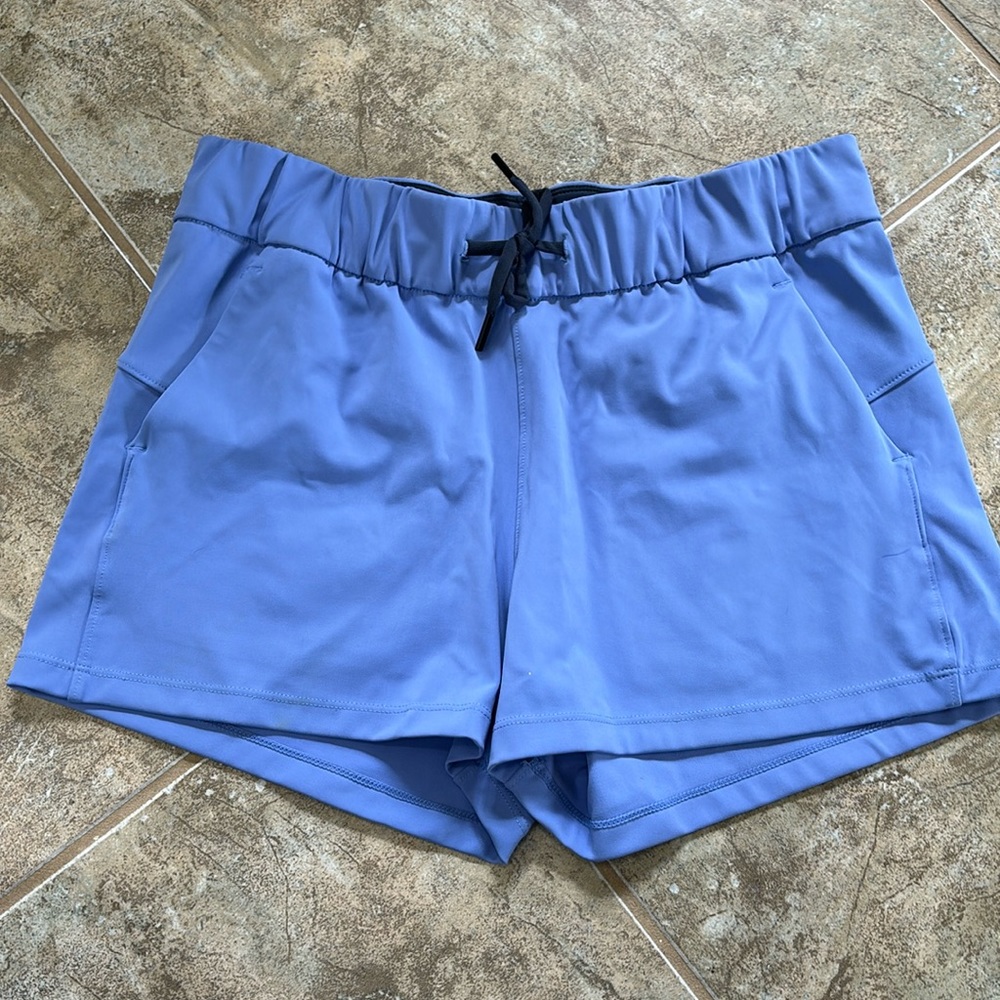 Zyia club shorts in sky blue!
